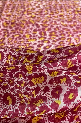 leopardmintas-burgundyvoros-csaszarsarga-sal-selyem- leopardmintas-burgundyvoros-csaszarsarga-sal-selyem-