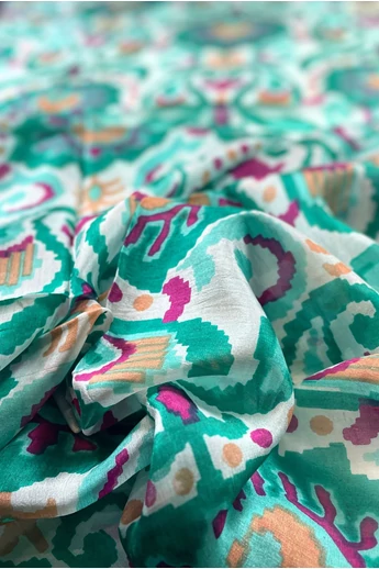 liliomfeher-alapon-asvanyzold-mintas-sal-selyem-