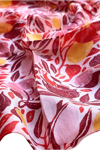 porcelanrozsaszin-mintas-sal-selyem-