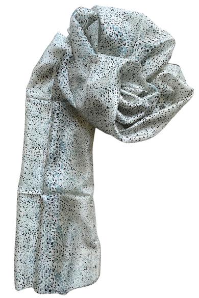 Hermelinfehér alapon acélkék és hollófekete mintás 100% valódi hernyóselyem sál 50x180cm