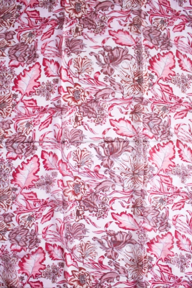 Dubarry-rózsaszín alapon virág mintás 100% valódi hernyóselyem sál 100x180 cm