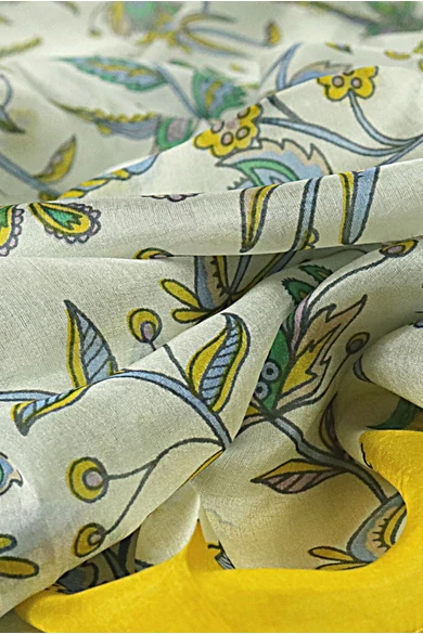 Krókuszsárga keretben virágmintás 100% valódi hernyóselyem sál 100x180 cm