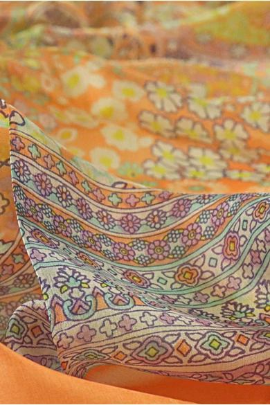 Rózsaszínes narancs alapon paisley mintás 100% valódi hernyóselyem sál 100x180 cm