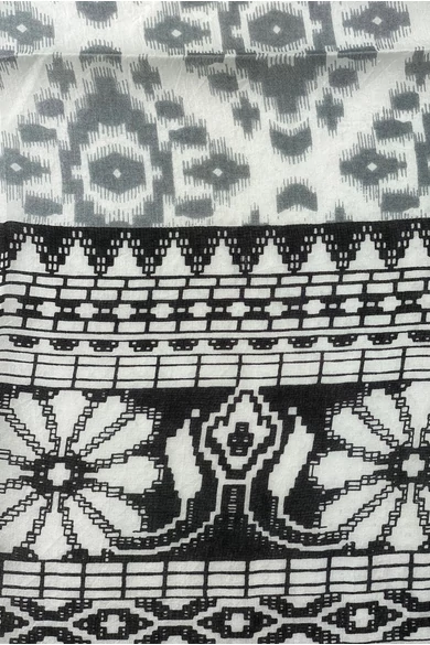 Hófehér alapon éjfekete bordűr, ezüstszürke mintával 100% valódi hernyóselyem sál 100x180 cm