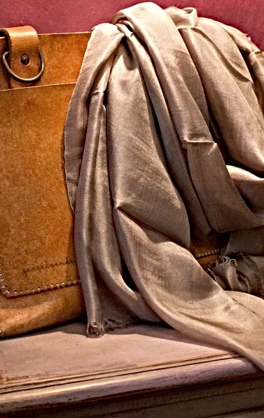 EGYSZÍNŰ egyszinu hernyoselyem sal